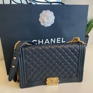 Chanel Medium Boy Bag Veau Graine/MJP/Black